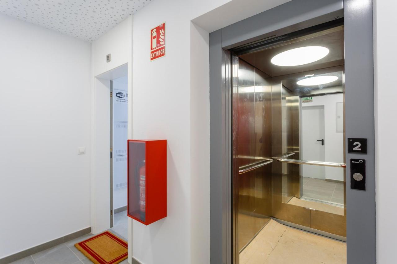 Poseidon Beach Apartment & Parking By Cadiz4Rentals Экстерьер фото